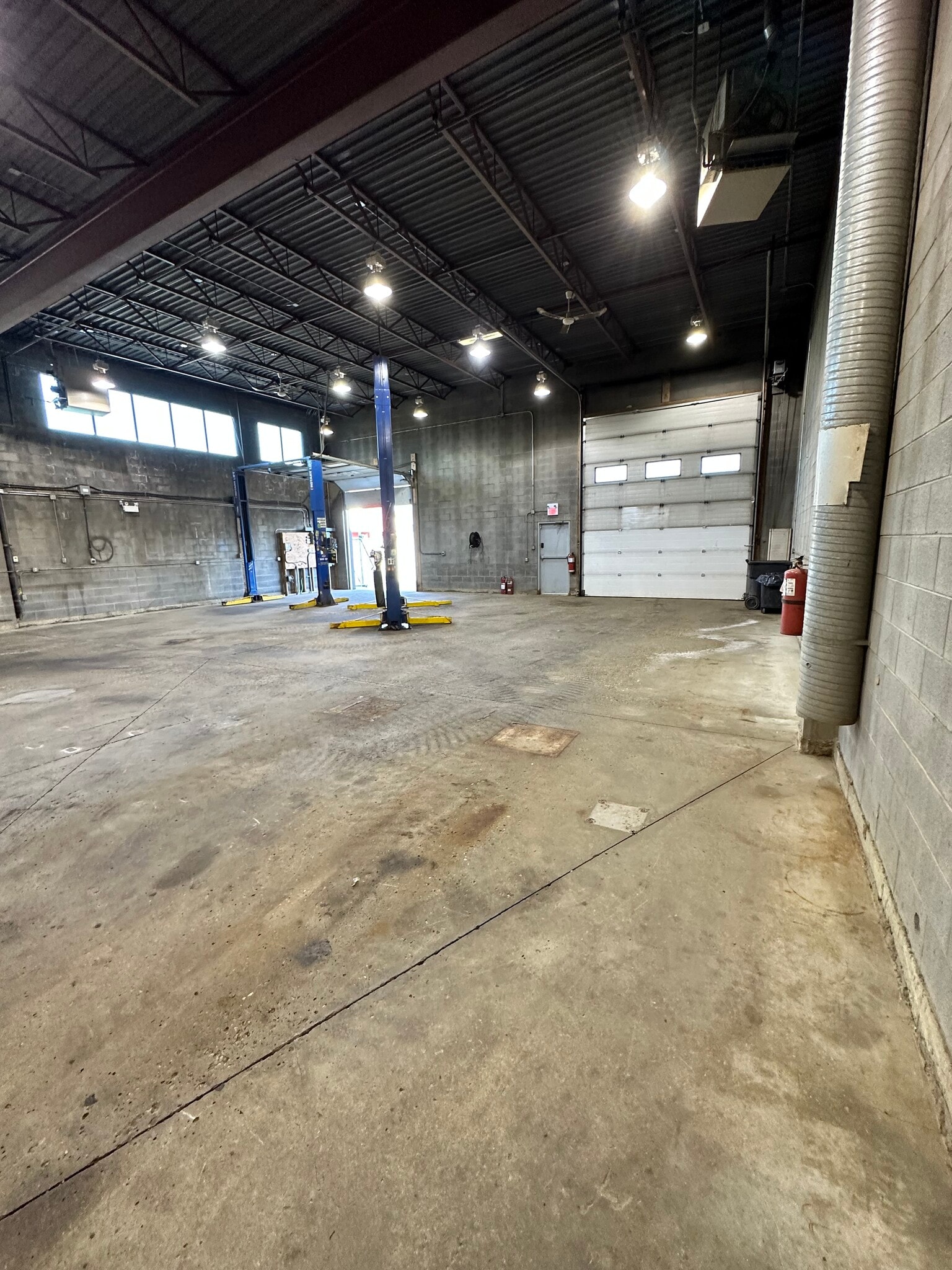 8030 Franklin Av, Fort McMurray, AB for sale Interior Photo- Image 1 of 4