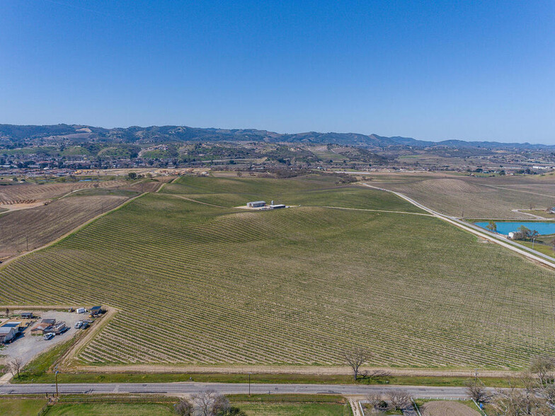 3925 Buena Vista, Paso Robles, CA for sale - Building Photo - Image 2 of 18