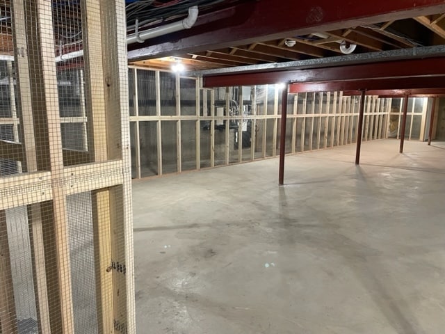 73 Center St, Shelton, CT for lease - Building Photo - Image 3 of 8