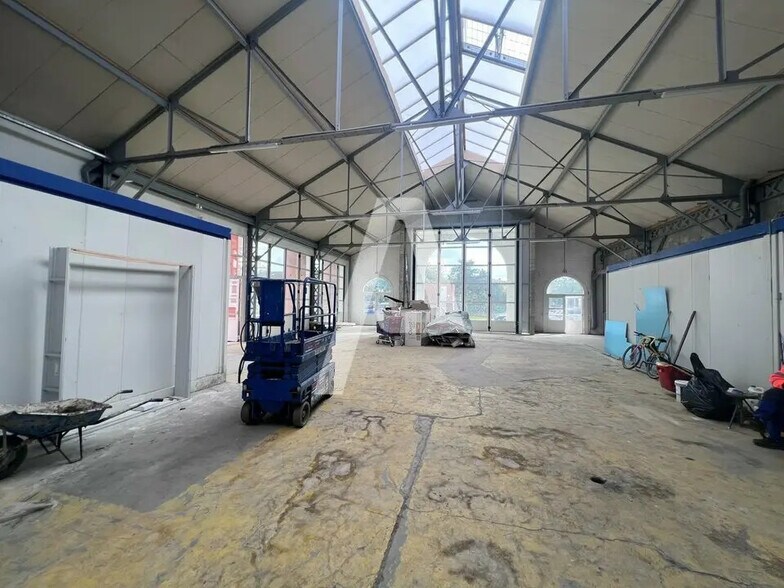 Flex in Ivry-sur-Seine for lease - Interior Photo - Image 2 of 9