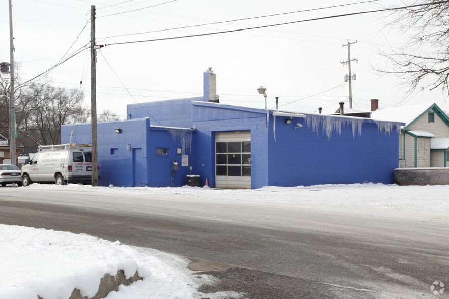 1802 W Main St, Kalamazoo, MI for sale - Building Photo - Image 2 of 2