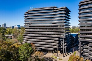 Ravinia Drive - Commercial Real Estate