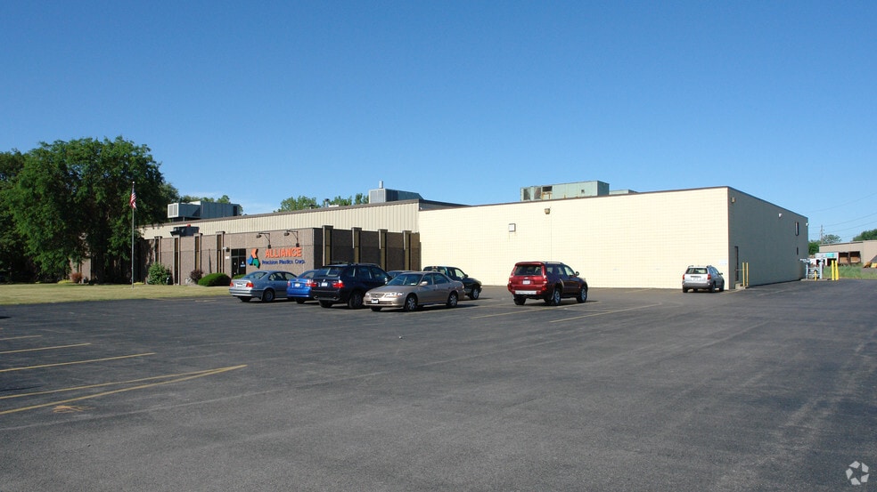 595 Trabold Rd, Rochester, NY for lease - Building Photo - Image 3 of 15