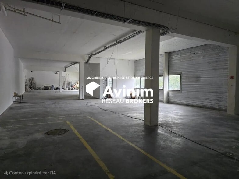 Industrial in Taverny for lease - Interior Photo - Image 2 of 4