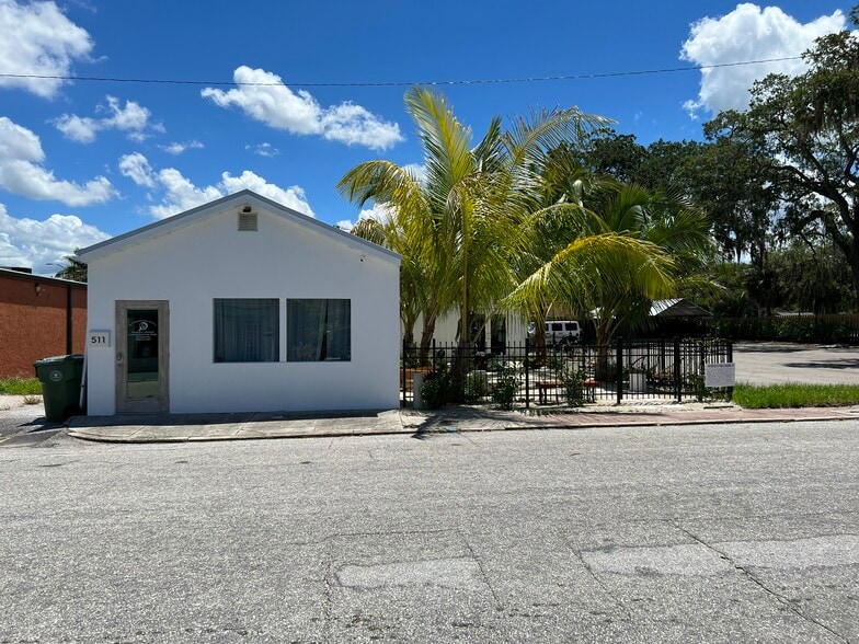 511 10th St, Bradenton, FL for lease - Building Photo - Image 3 of 9