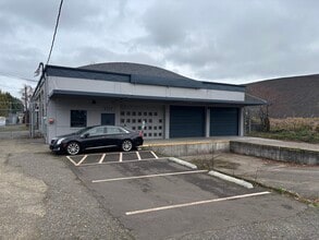 6125 NE Portland Hwy, Portland, OR for lease Interior Photo- Image 2 of 5