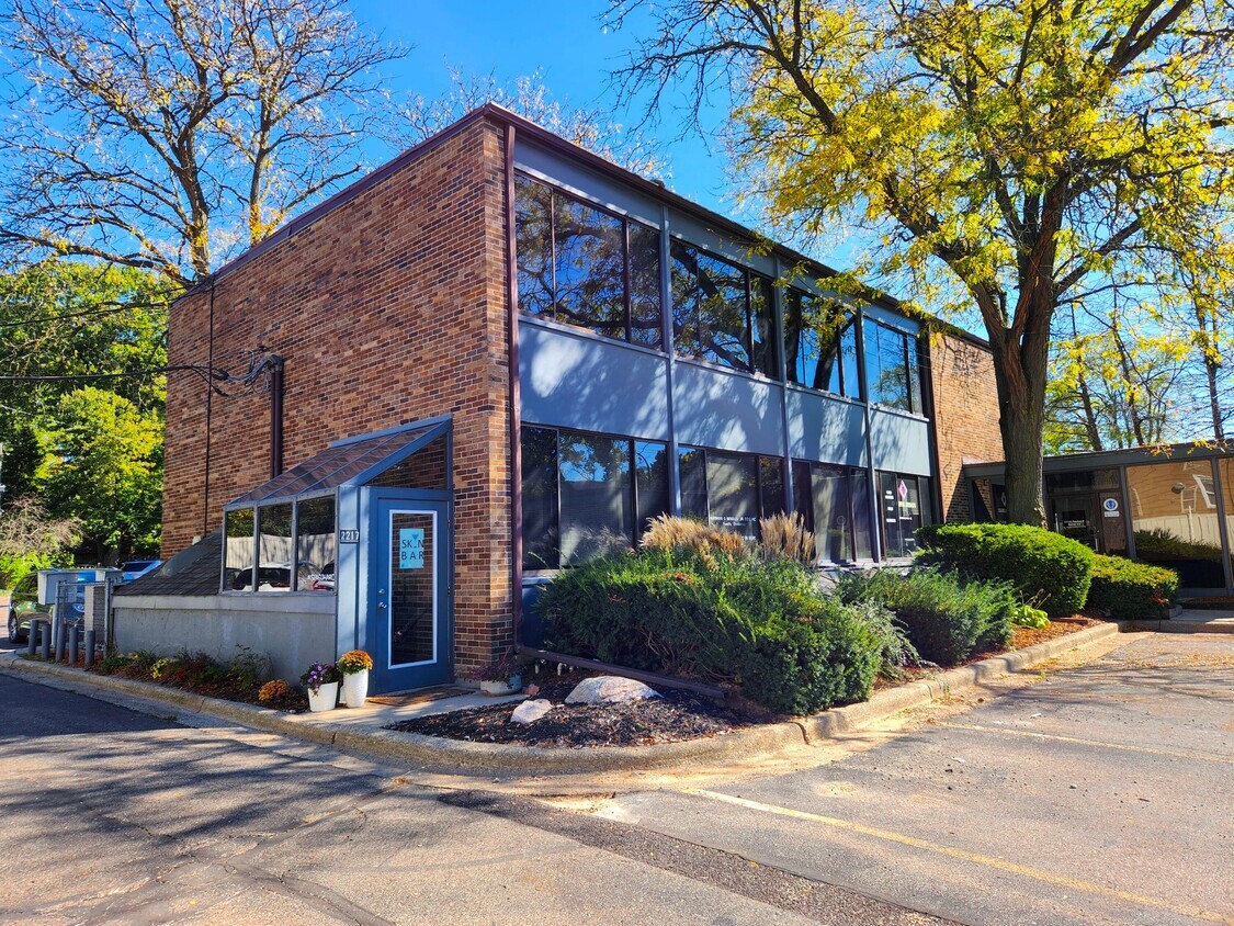 2217 Packard St, Ann Arbor, MI for sale Building Photo- Image 1 of 2