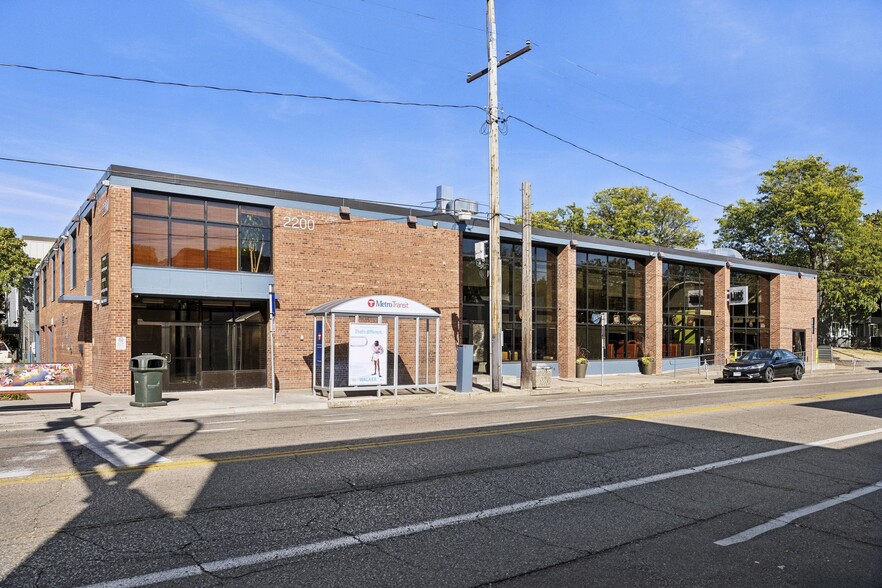 2200 E Franklin Ave, Minneapolis, MN for lease - Building Photo - Image 2 of 37