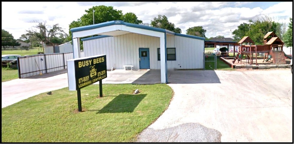 225 W South Boundary St, Walters, OK for sale - Building Photo - Image 1 of 1