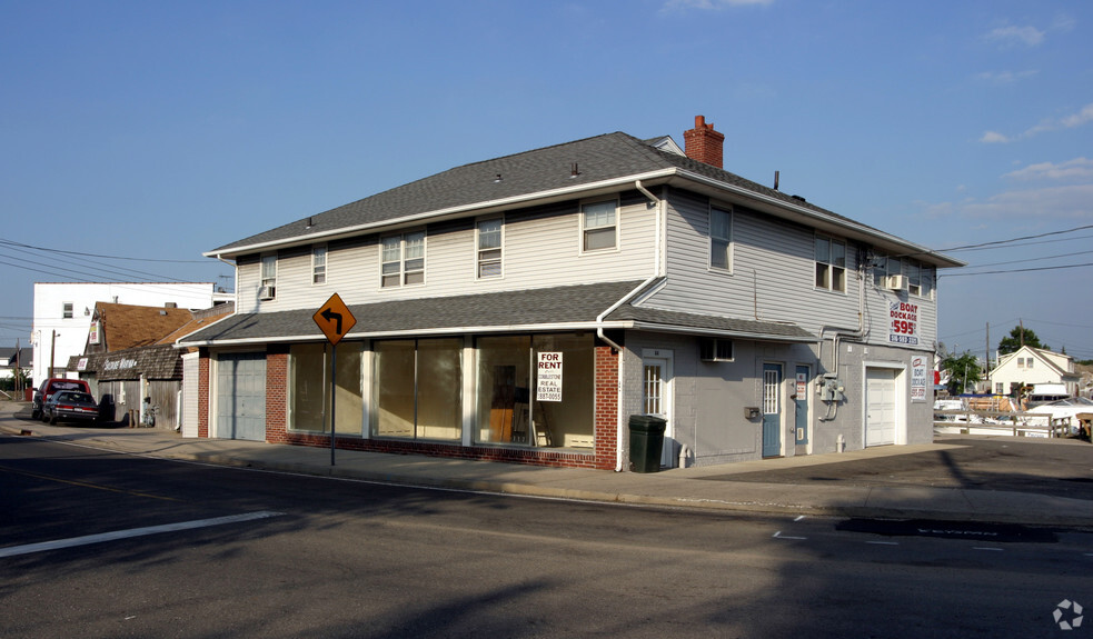 84 Front St, East Rockaway, NY for sale - Primary Photo - Image 1 of 2