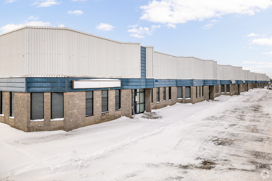 1875 55e Av, Dorval, QC for lease - Building Photo - Image 2 of 6