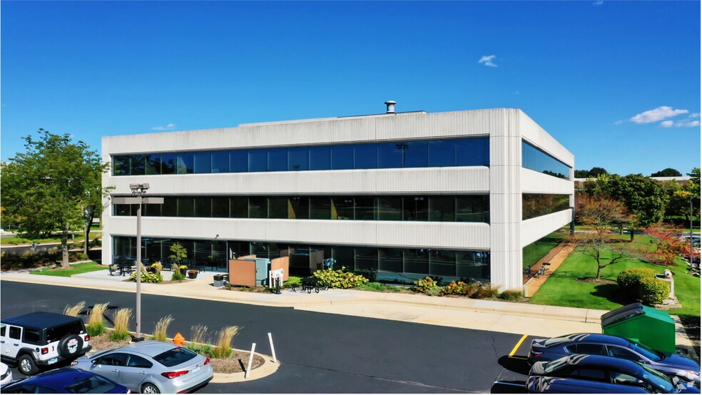 1733 Park St, Naperville, IL for lease - Building Photo - Image 2 of 9