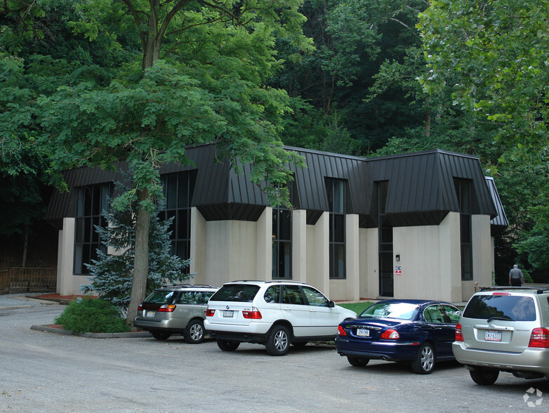 4074 Mt Royal Blvd, Allison Park, PA for lease - Building Photo - Image 1 of 5