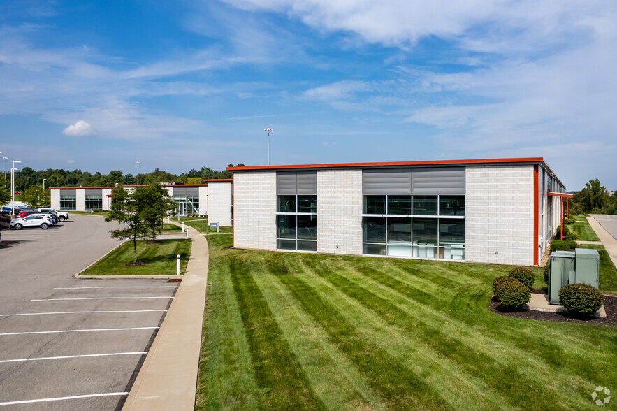 400 Industry Dr, Pittsburgh, PA for sale - Building Photo - Image 1 of 8