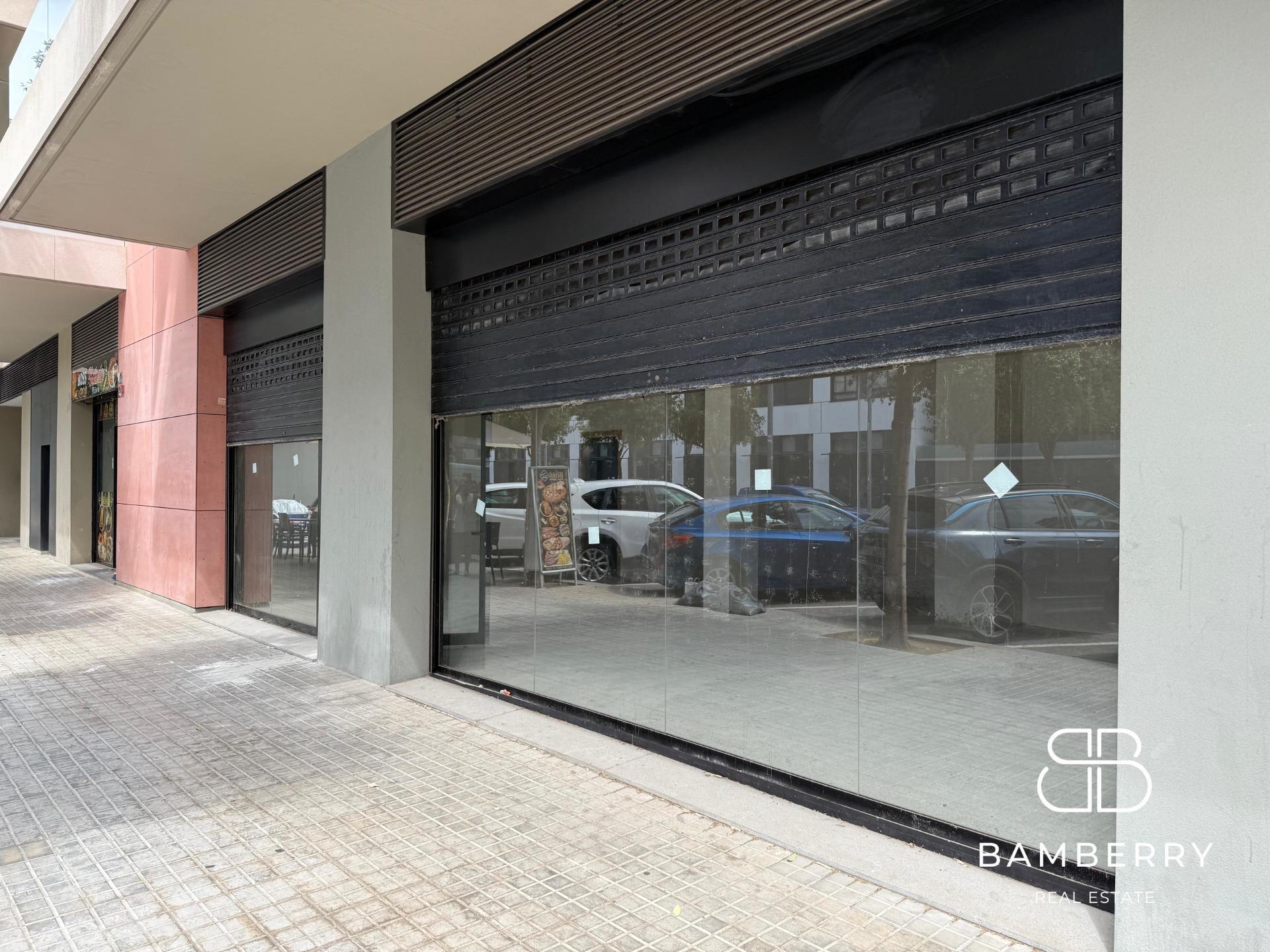 Retail in Badalona, Barcelona for lease Interior Photo- Image 1 of 14