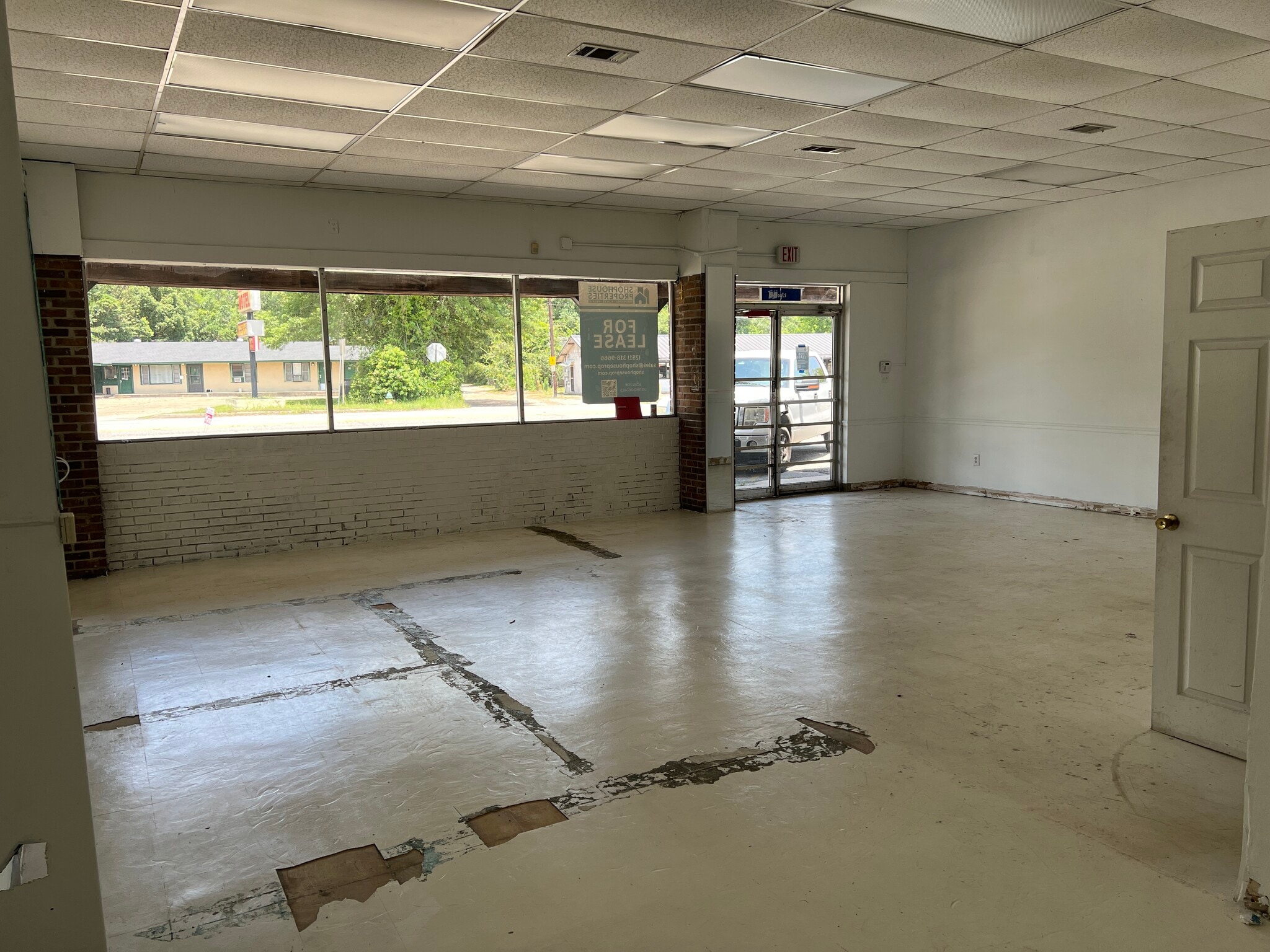 4409 Saint Stephens Rd, Eight Mile, AL for lease Interior Photo- Image 1 of 3