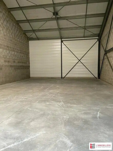 Flex in Caudan for lease - Interior Photo - Image 3 of 4