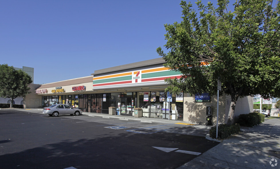 755-763 N Euclid St, Anaheim, CA for lease - Building Photo - Image 1 of 2