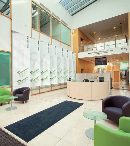 Oxford Rd, Uxbridge for lease - Lobby - Image 3 of 38