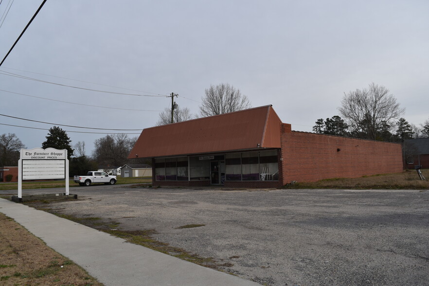 608 S Walnut St, Pamplico, SC for sale - Building Photo - Image 1 of 1