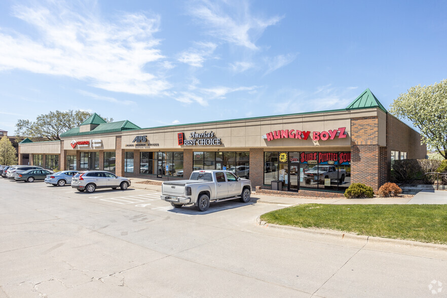 3000-3070 100th St, Urbandale, IA for sale - Primary Photo - Image 1 of 1