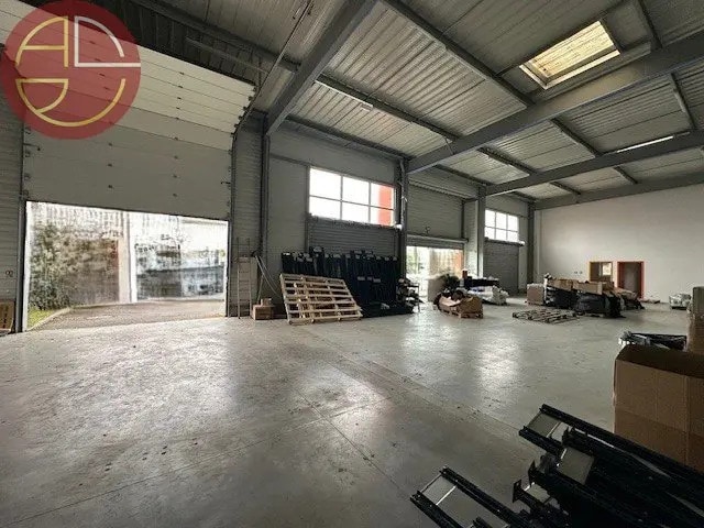 Industrial in Toulouse for lease - Interior Photo - Image 1 of 8