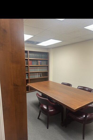 120 Church Ave SW, Roanoke, VA for lease - Building Photo - Image 1 of 4