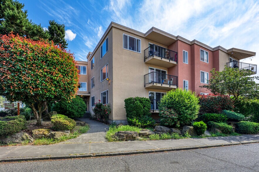 1925 Eastlake Ave E, Seattle, WA for sale - Building Photo - Image 1 of 6