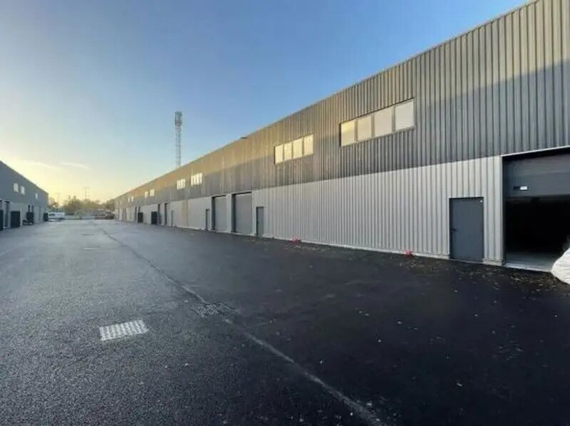 77 Ter Avenue De La Libération, Ambarès-et-Lagrave for lease Building Photo- Image 1 of 9