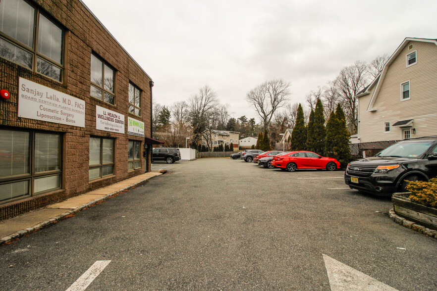 383 Northfield Rd, West Orange, NJ for sale - Building Photo - Image 3 of 5