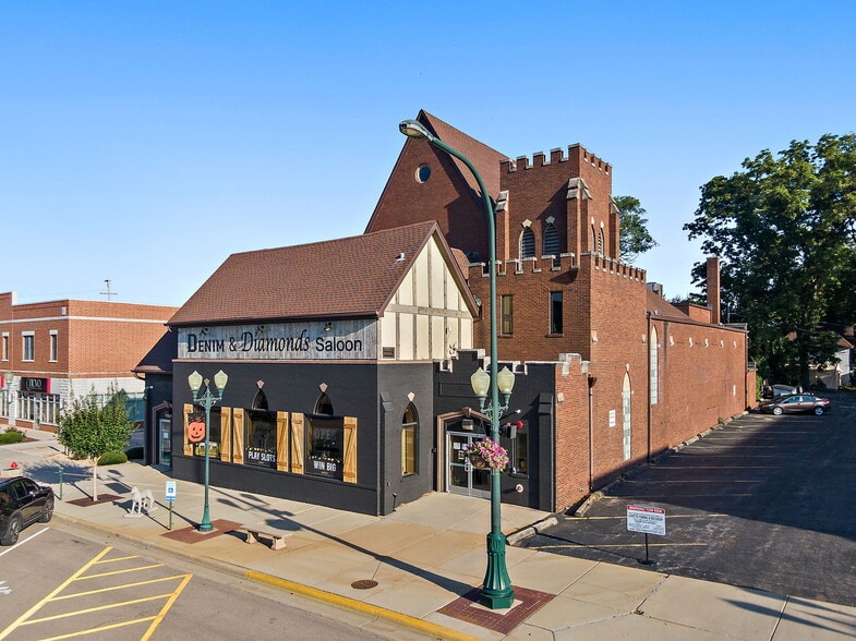 425 W State St, Sycamore, IL for sale - Building Photo - Image 2 of 25