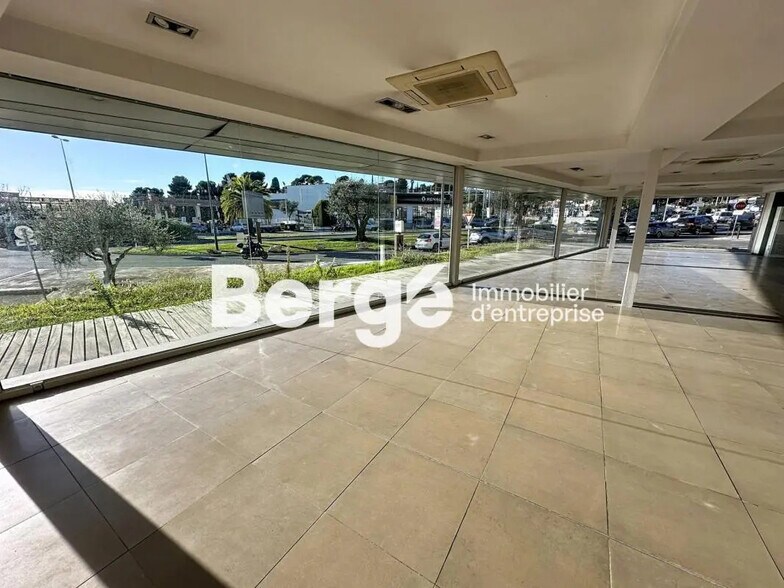 Retail in Mougins for lease - Building Photo - Image 2 of 21