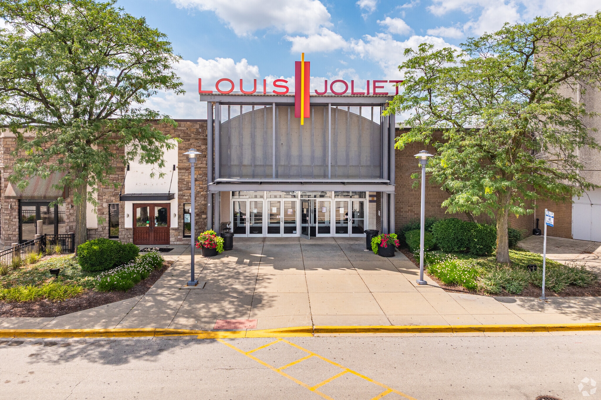 3340 Mall Loop Dr, Joliet, IL for lease Primary Photo- Image 1 of 7