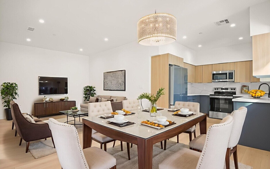 1707 S Burnside Ave, Los Angeles, CA for sale - Interior Photo - Image 3 of 11