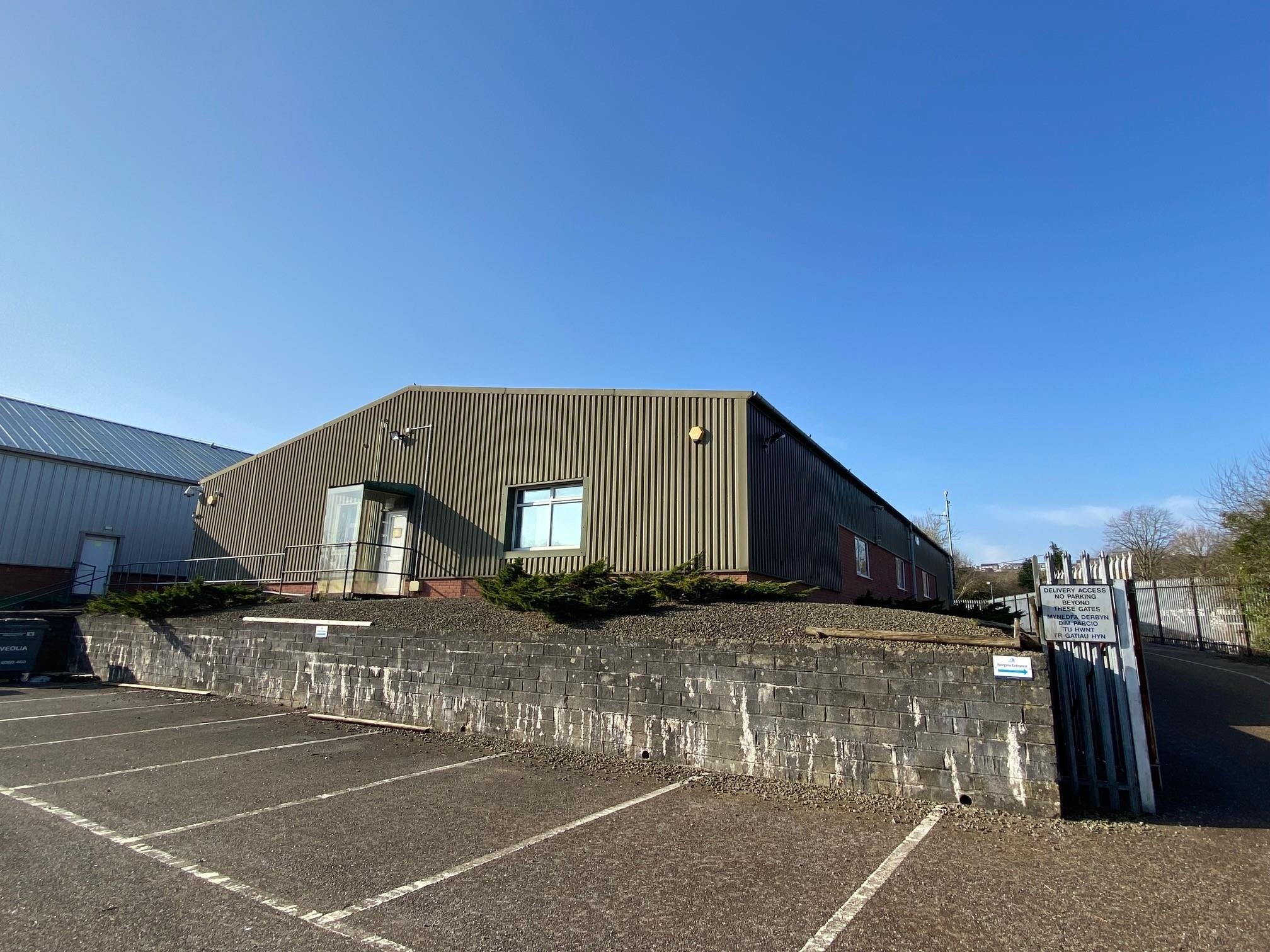 New Rd, Hengoed for lease Primary Photo- Image 1 of 6