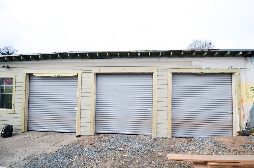 627 Brookstown Ave, Winston-Salem, NC for lease - Building Photo - Image 3 of 3