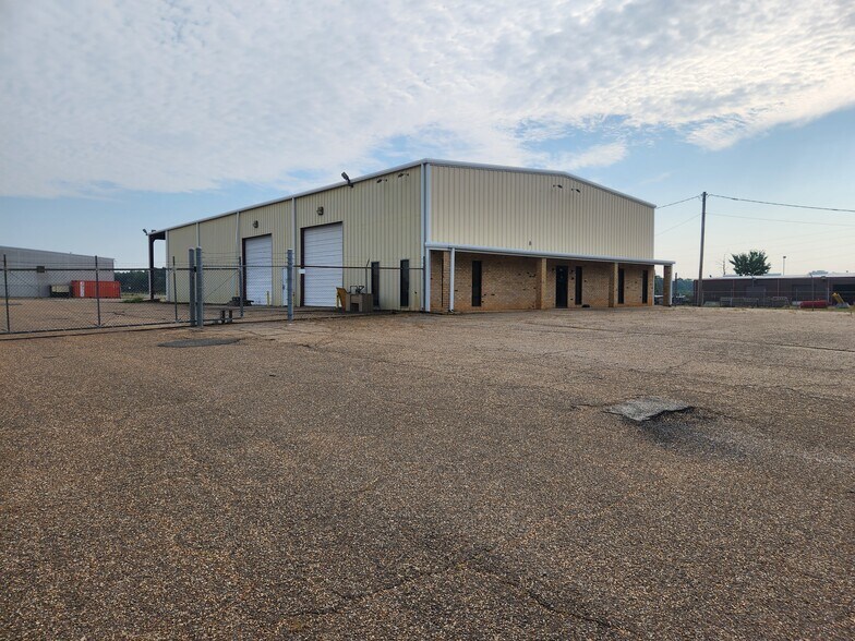 509 Cox Rd, Marshall, TX 75672