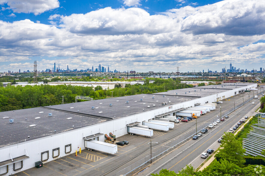 1000 New County Rd, Secaucus, NJ for lease - Building Photo - Image 1 of 4