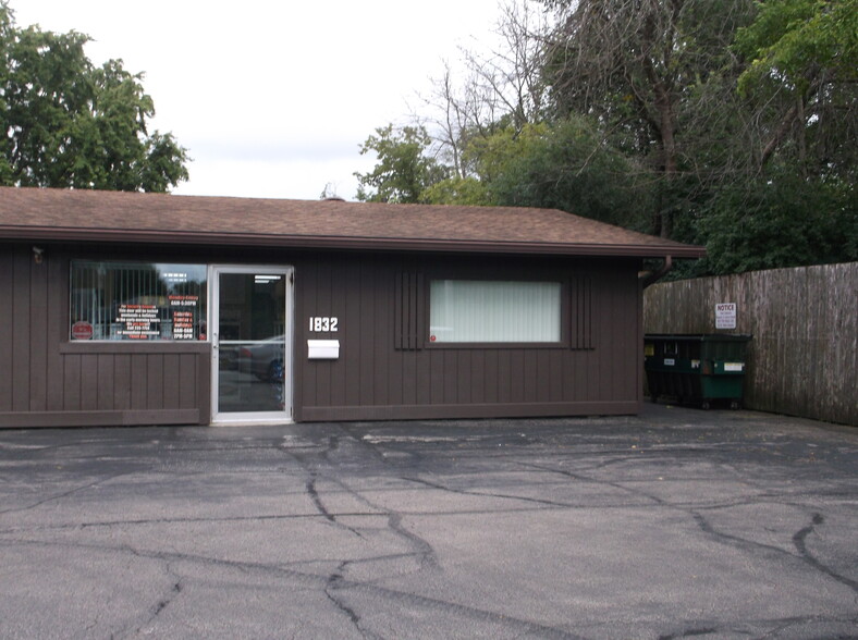 1832 Minerva St, Oshkosh, WI for sale - Building Photo - Image 2 of 14