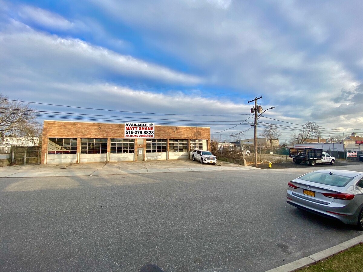 18221832 Deer Park Ave, Deer Park, NY 11729 Retail for Sale