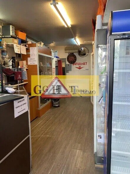 Retail in Grasse for lease - Interior Photo - Image 1 of 4