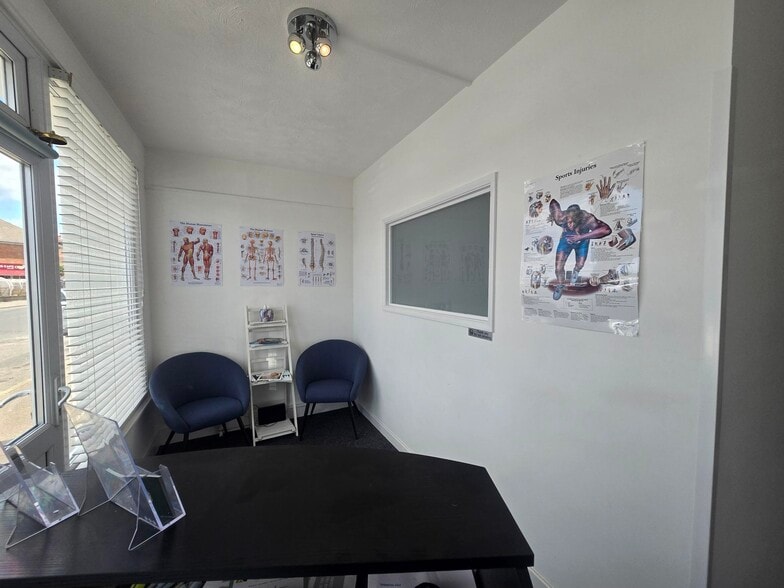 24 Felpham Rd, Bognor Regis for lease - Interior Photo - Image 3 of 6