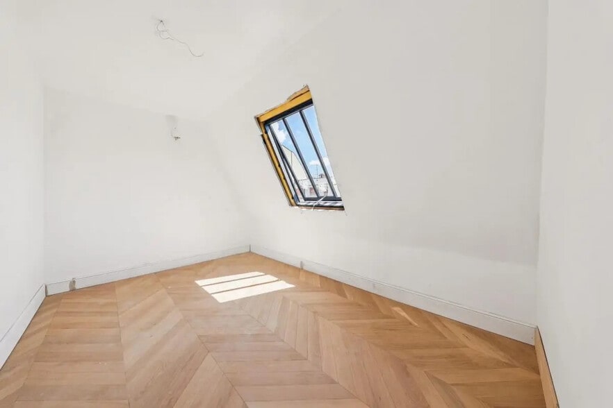 26 Rue Fortuny, Paris for lease - Building Photo - Image 2 of 11