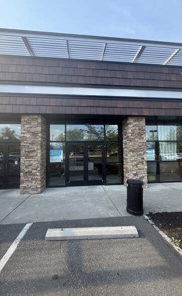 210-236 N Radnor Chester Rd, Radnor, PA for lease - Building Photo - Image 2 of 16