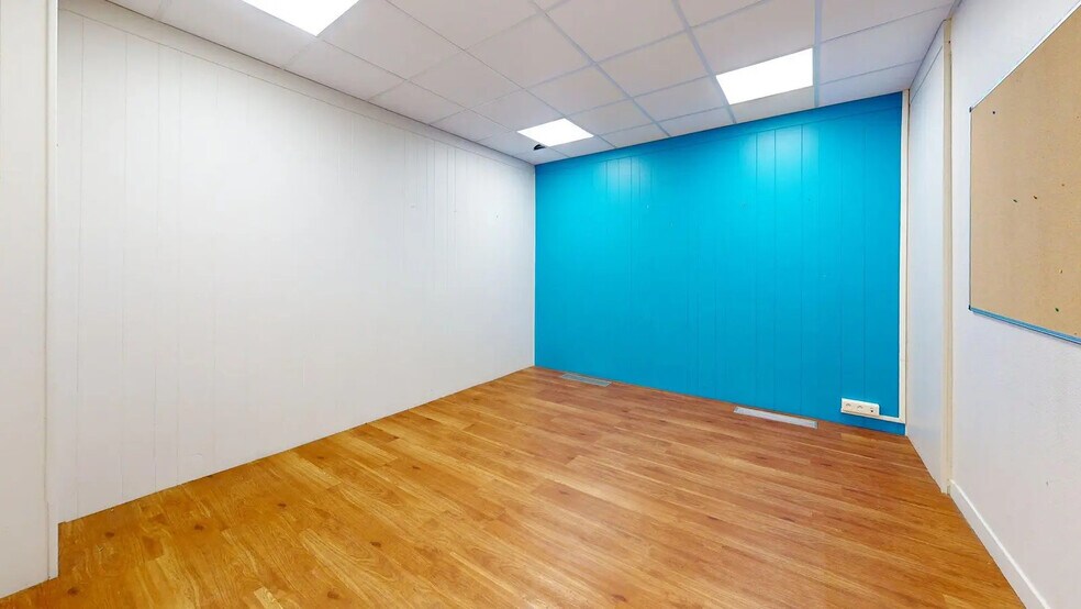 31 Rue Saint-Ambroise, Paris for lease - Interior Photo - Image 2 of 17