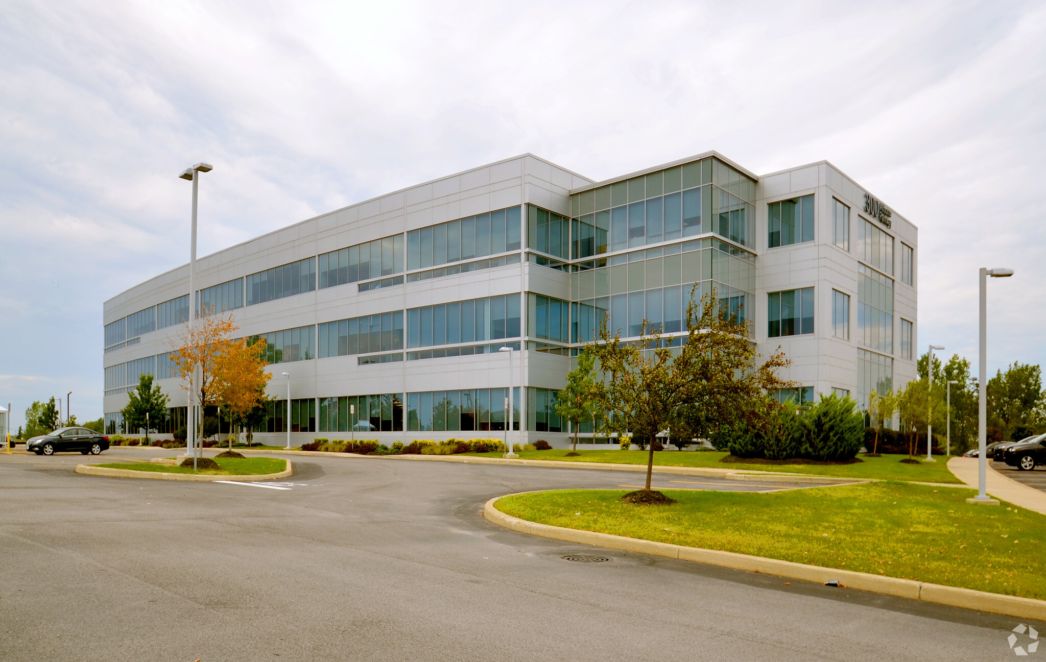 300 Airborne Pky, Cheektowaga, NY 14225 - Airborne Business Park | LoopNet