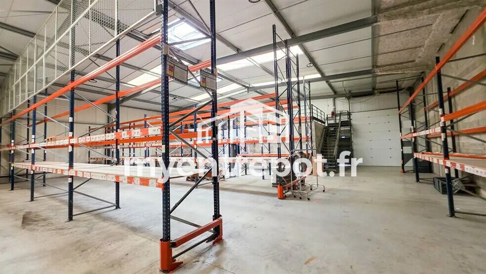 Flex in Roquefort-la-Bédoule for lease - Interior Photo - Image 2 of 8