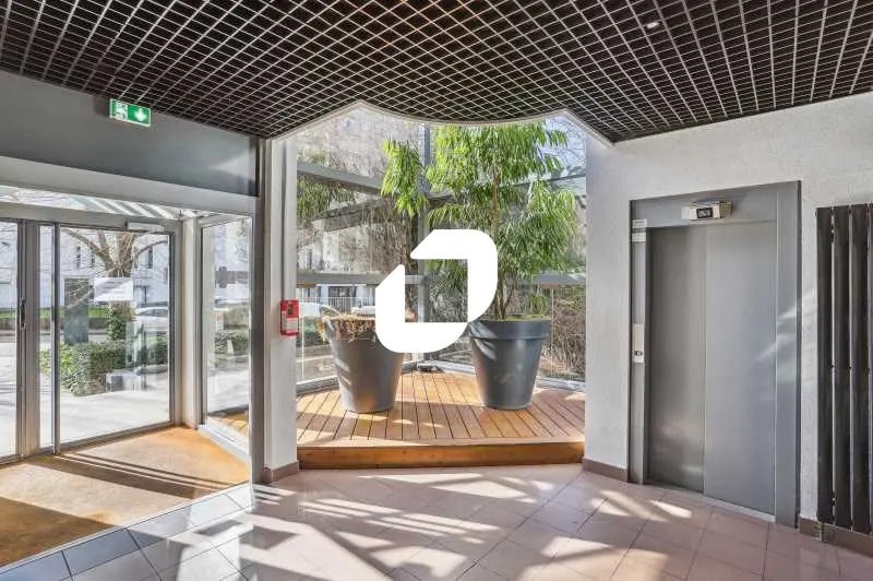 13 Quai Du Commerce, Lyon for lease - Building Photo - Image 2 of 9