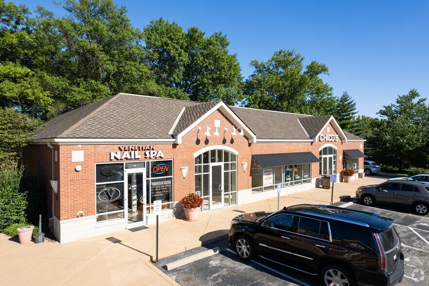 1590 Clarkson Rd, Chesterfield, MO 63017