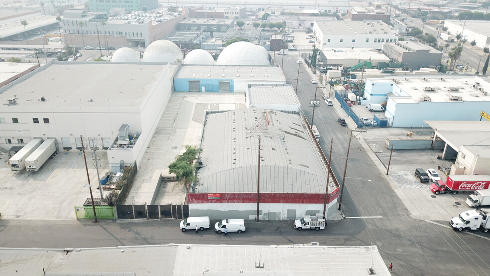 1100 E 5th St, Los Angeles, CA for lease - Building Photo - Image 2 of 6